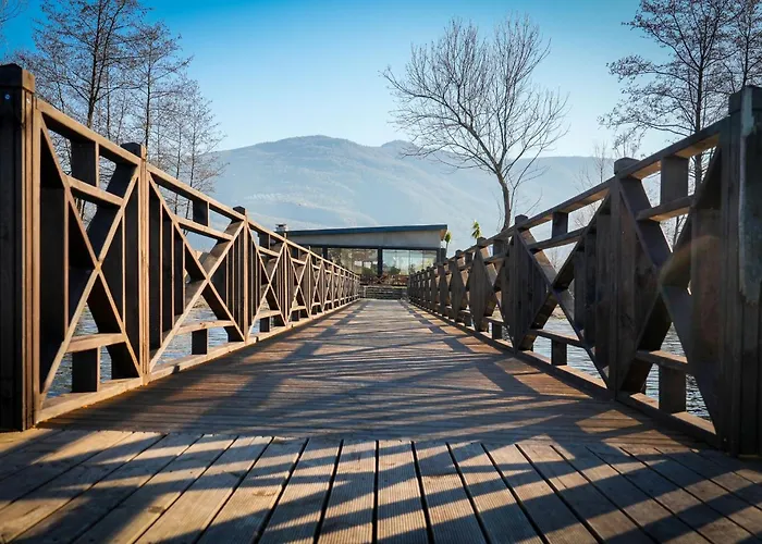 Vital Goel Oezel Havuzlu & *