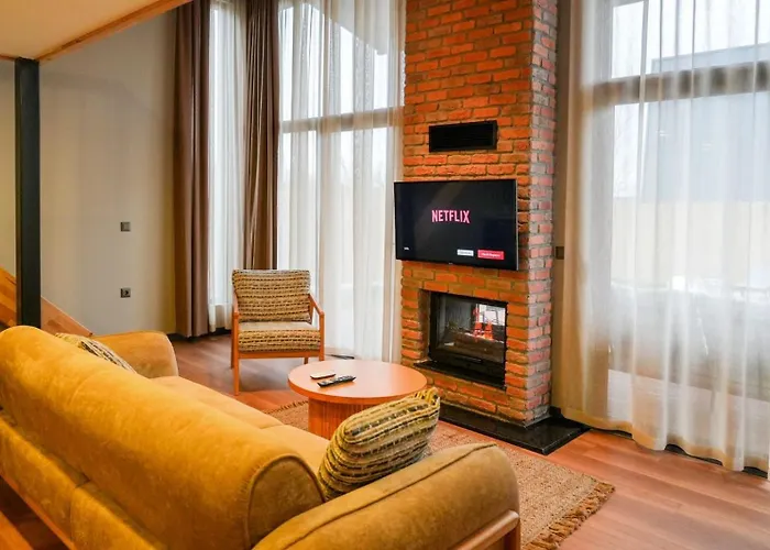 Vital Goel Oezel Havuzlu & * 萨潘贾