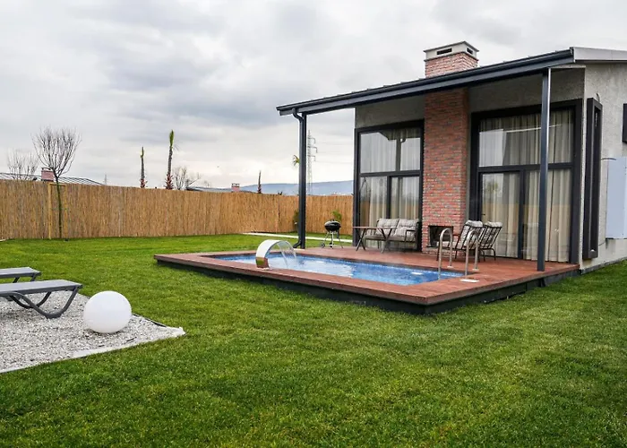 Vital Goel Oezel Havuzlu & *