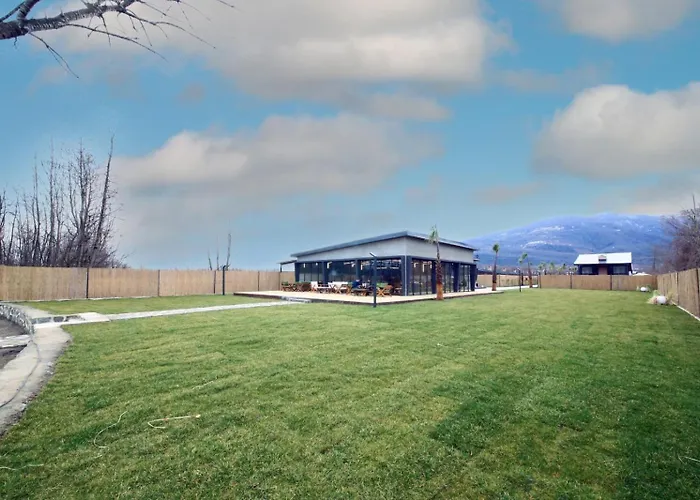 Vital Goel Oezel Havuzlu &