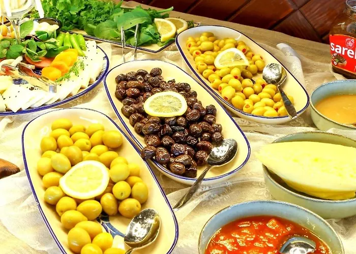 Vital Goel Oezel Havuzlu & 萨潘贾