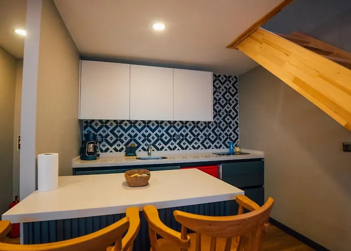 Vital Goel Oezel Havuzlu & * 萨潘贾