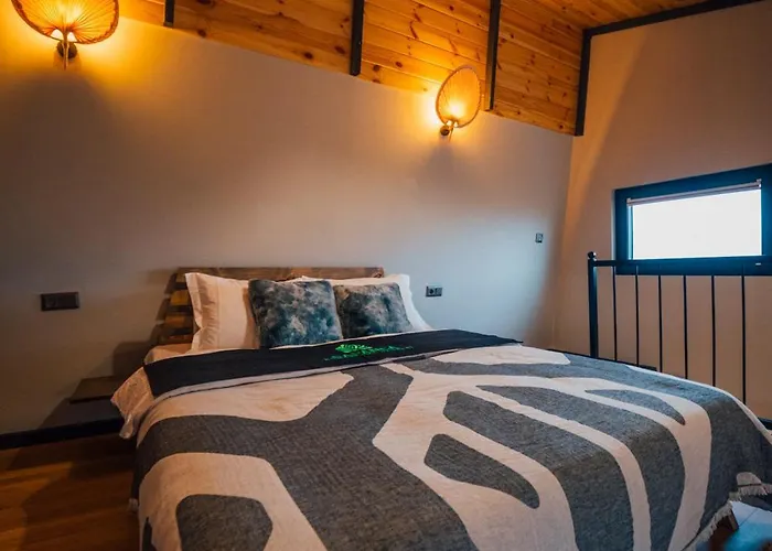 Vital Goel Oezel Havuzlu &