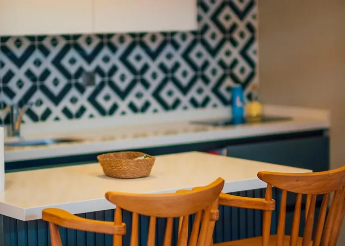 Vital Goel Oezel Havuzlu & *