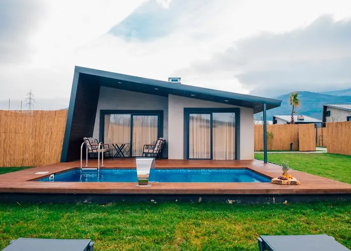 Vital Goel Oezel Havuzlu & * 萨潘贾