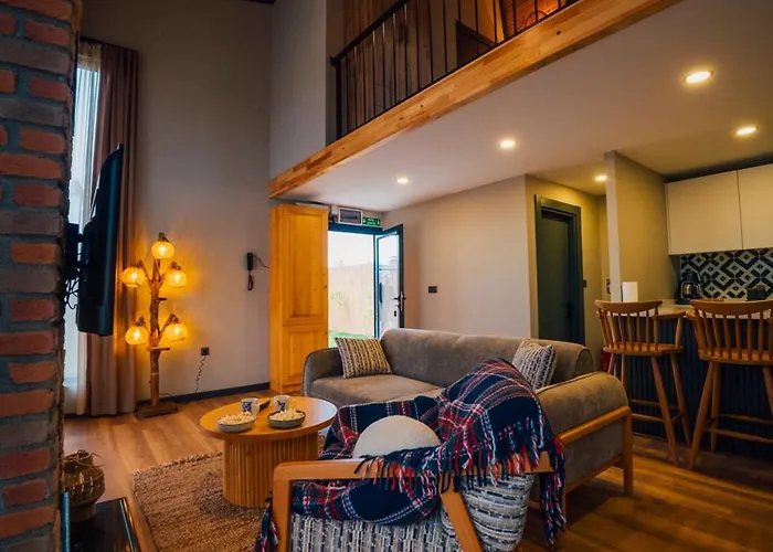 Vital Goel Oezel Havuzlu & *