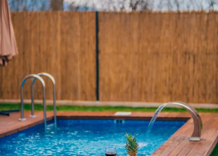 Vital Goel Oezel Havuzlu &