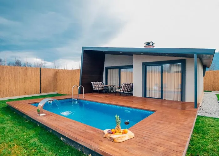 Vital Goel Oezel Havuzlu &