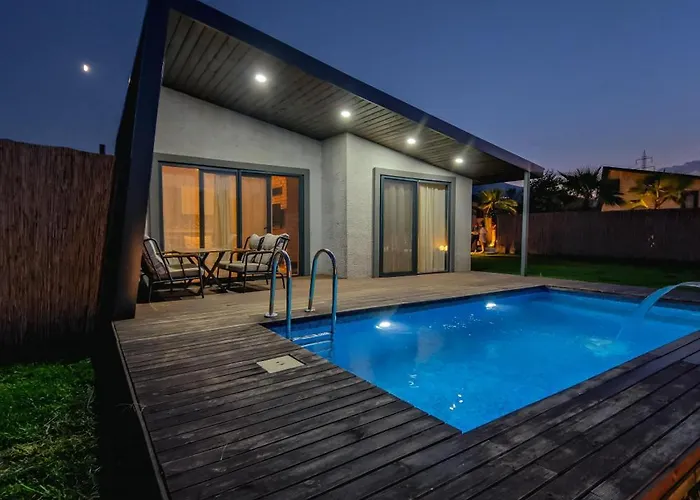 Vital Goel Oezel Havuzlu & 别墅